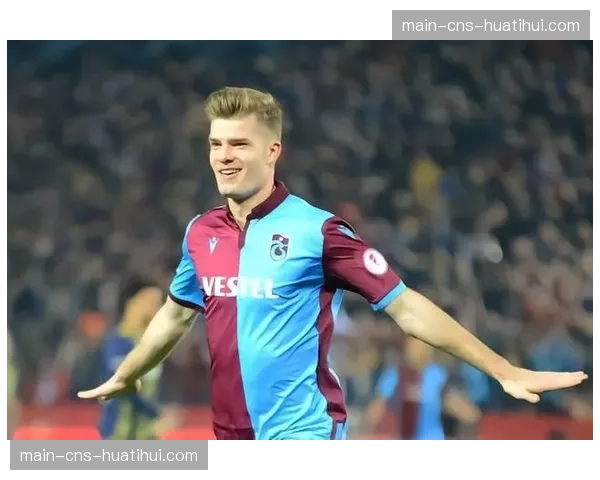 观点:传统中锋回归?多夫比克、索尔洛特等高中锋本赛季大放异彩。 观点:传统中锋回归?多夫比克、索尔洛特等高中锋本赛季大放异彩。